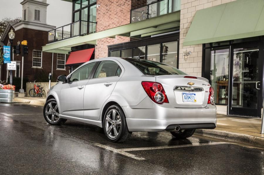  Chevrolet Sonic RS Sedan 2014 года  (фото 3 из 13)